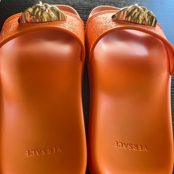 Orange Versace slides size 7 - Picture 3 of 5